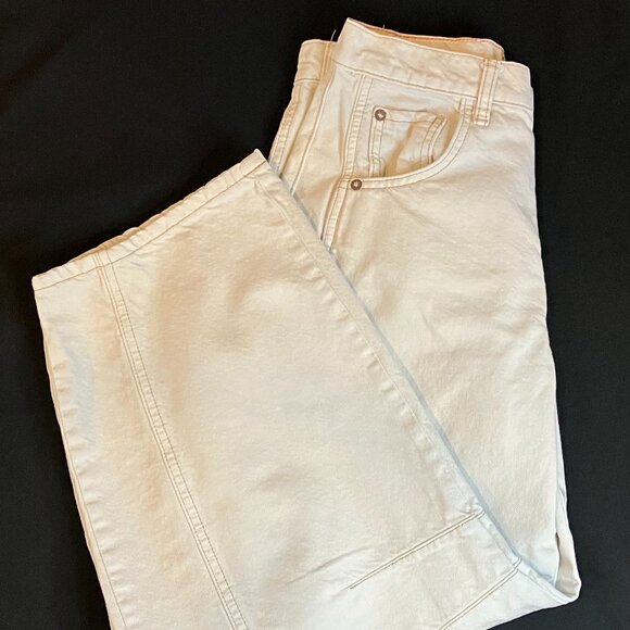 We the Free Barrel White Washed Barrel Jeans (Size 26) - Picture 13 of 16